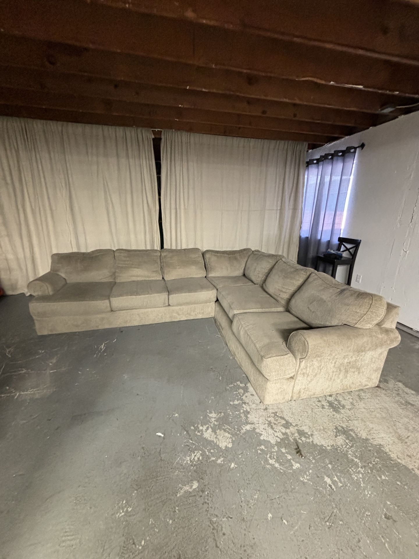 FREE COUCHES