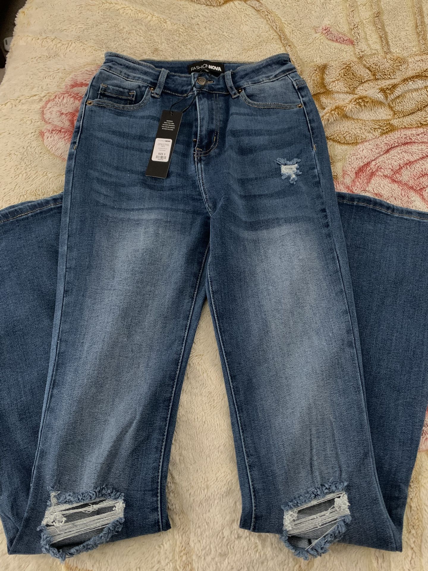 FASHION NOVA JEANS