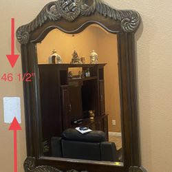 Dresser With Mirror 