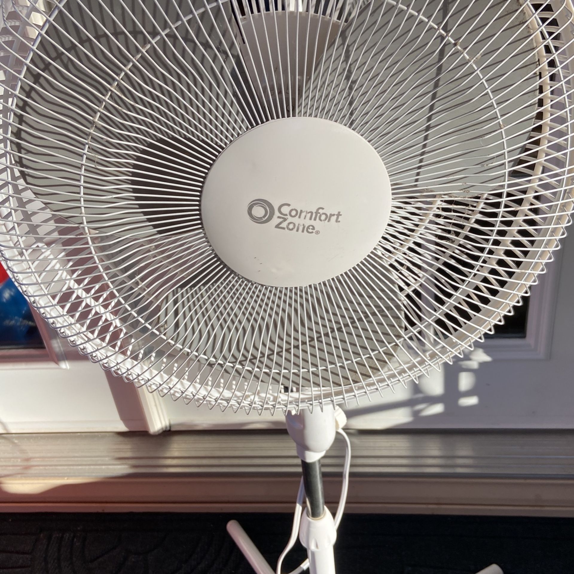 White fan