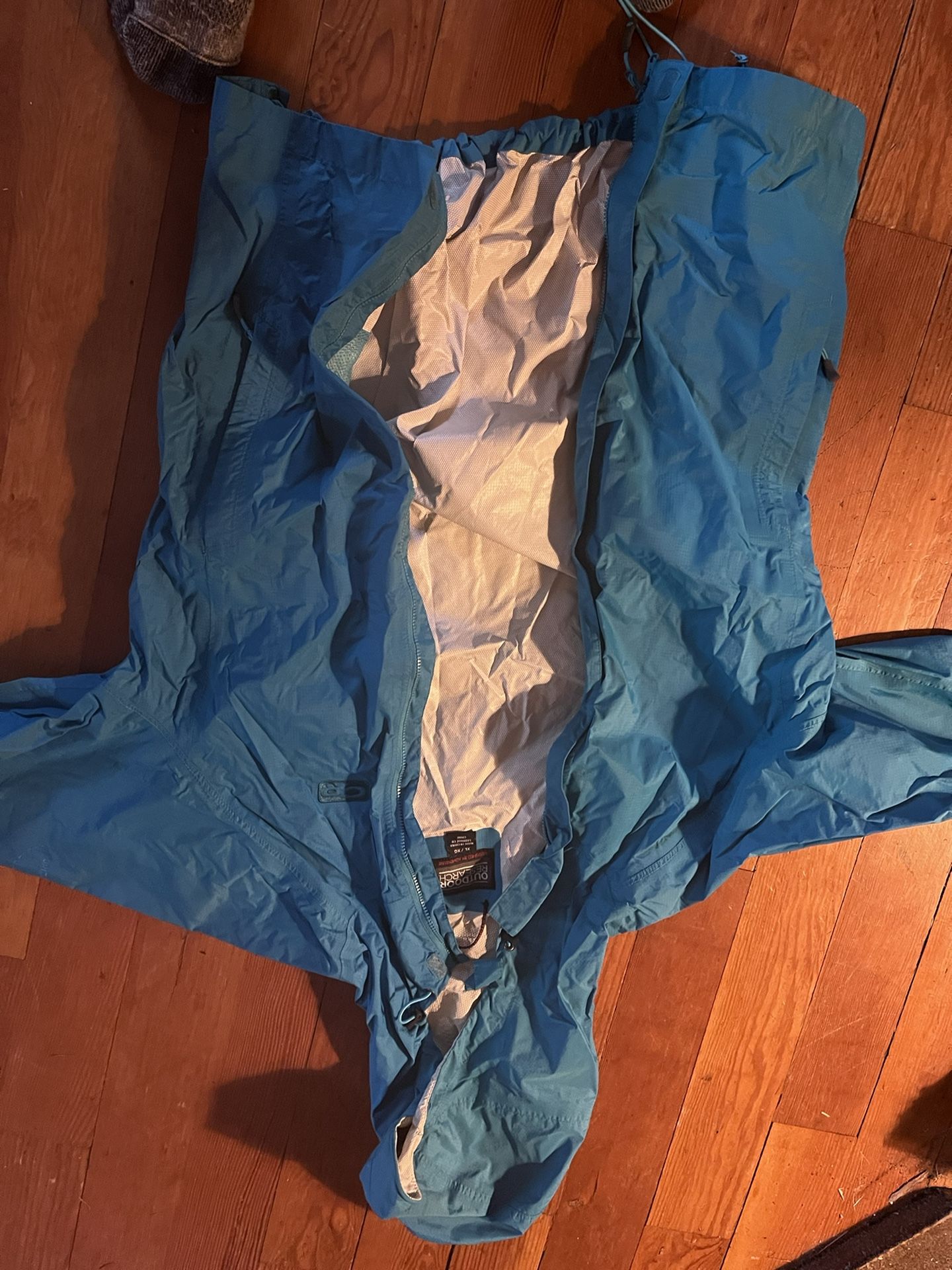 Woman’s XL Outdoor Research Rain Jacket