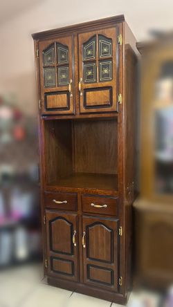 Kitchen cabinet