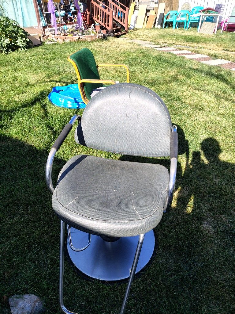 Belvedere Salon Styling Hydraulic Chair