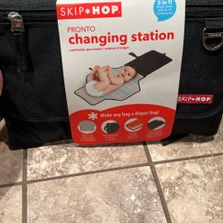 Skip Hop  Changing Station 