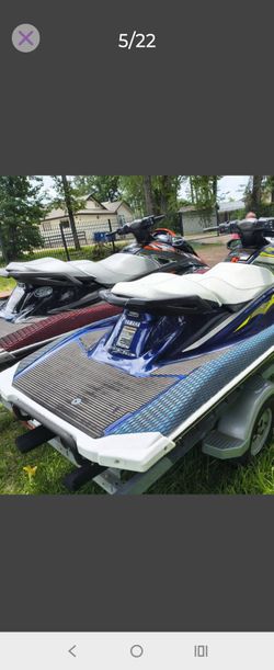 Jet skis Yamaha 1.0 high output in perfect condition