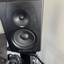 M AUDIO CX 8 pair Of Speakers With Stands 