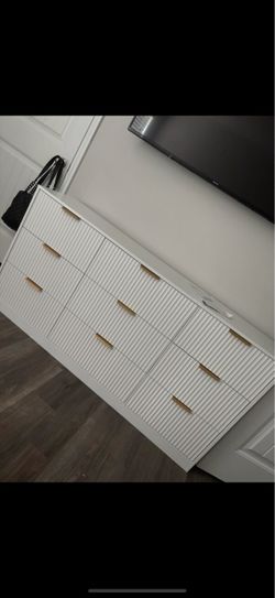 White 6-Drawer Dresser with Gold Handles