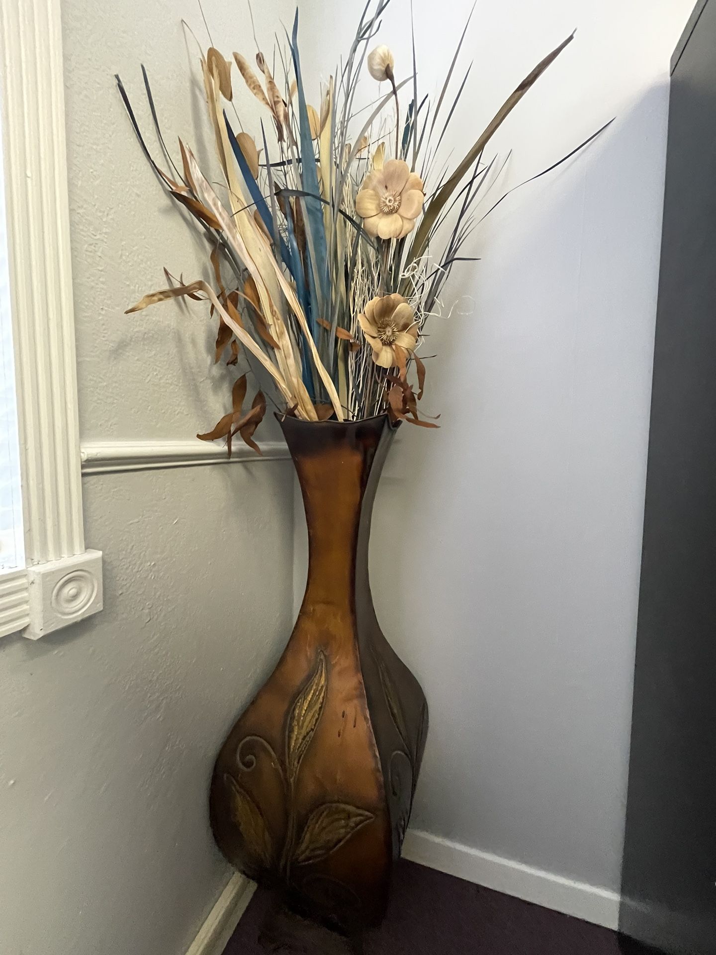 Large Vase W/Flowers