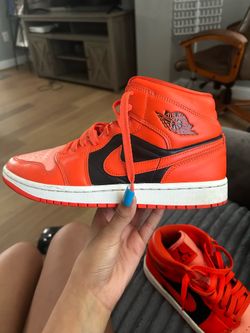 womens jordan 1 mid se size 10