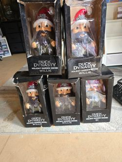 Duck dynasty yard figures