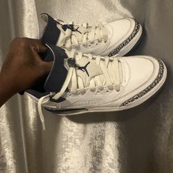 Jordan Spikes Navy Blue Size 7y 