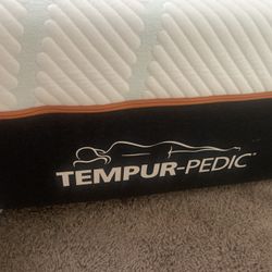 King Size Tempur-Pedic Pro Adapt 