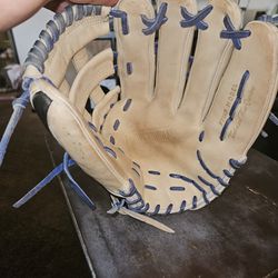 Easton Baseball / Softball Glove 