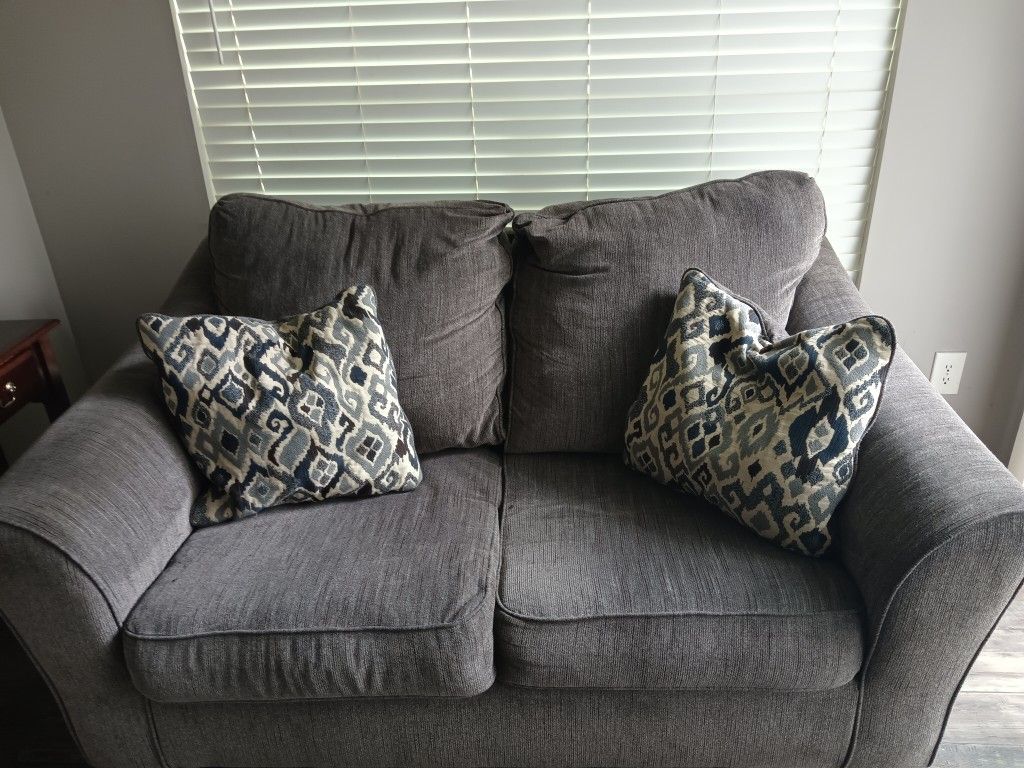 FREE SOFA LOVESEAT COMBO