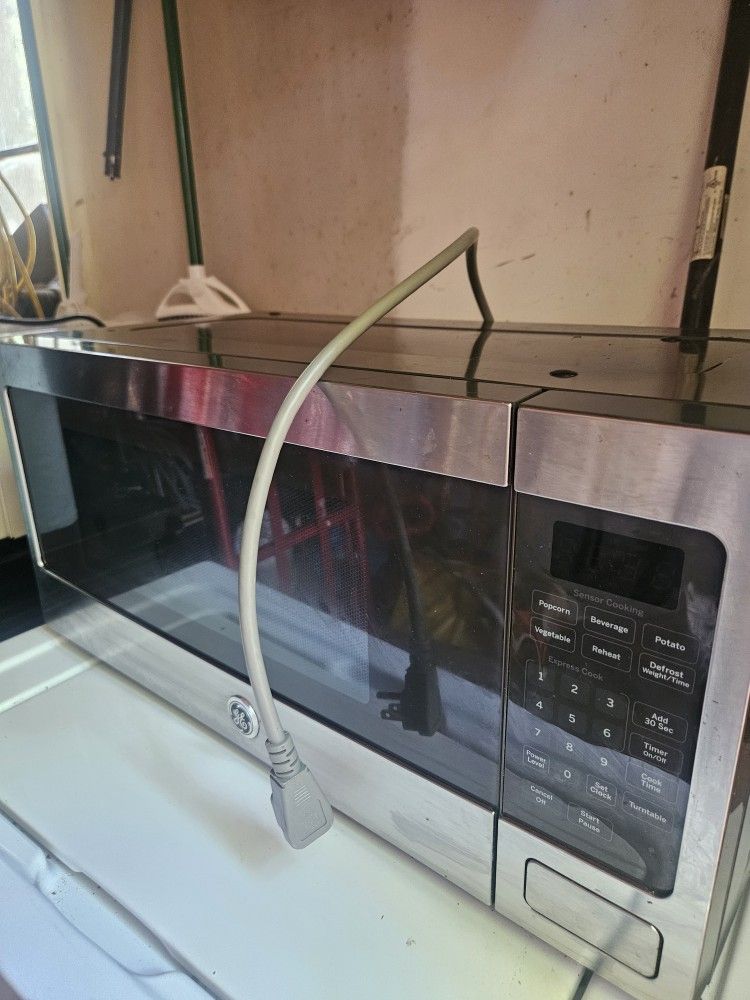 LG Silver Still Microwave 800 W