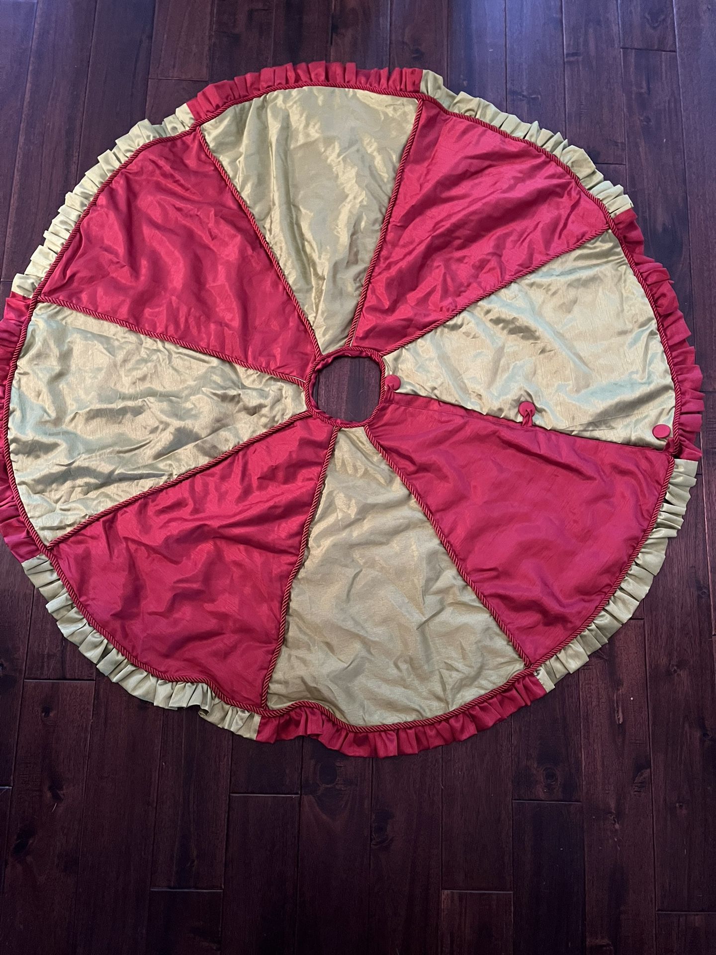 Red & Green Christmas Tree Skirt