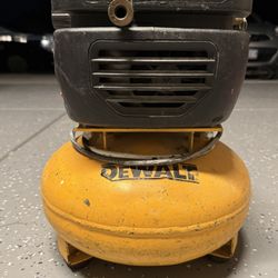 Dewalt 6 Gallón Air Compressor $70
