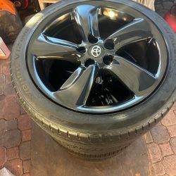 JUEGO DE RRINES PARA CARROS TOYOTA CAMRY LEXUX TACOMA  5 OYOS MEDIDA 18