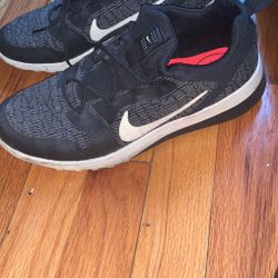 Women’s Nike Shoes Size 7.5