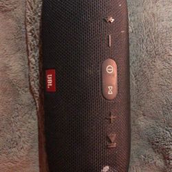 JBL Charge 3 Waterproof Portable Bluetooth Speaker (Black)