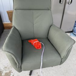 Swivel Reclining Chair With USB 