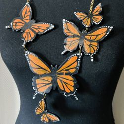 Hand-Painted Butterflies Necklace / Collar de Mariposas Monarcas