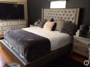 Sofia Vergara Paris Silver 7 Pc King Upholstered Bedroom Set For Sale In Pensacola Fl Offerup