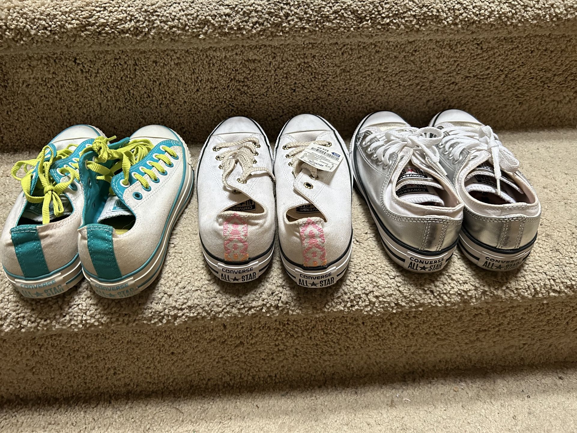 CONVERSE WOMEN GYM SHOES SIZE 7  $24.00