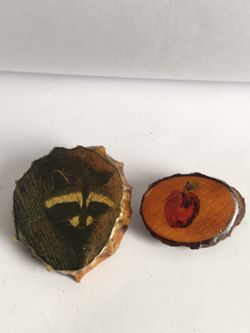 2 WOOD HANDMADE BROOCH