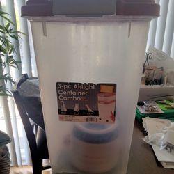 33qt pet food container and 20 plastic bowls