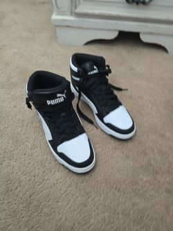 Pumas size 9