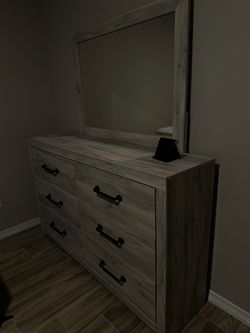 Dresser with mirror $550