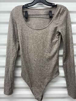 American Eagle Women’s Gray Solid Long Sleeve Scoop Neck Bodysuit Size M