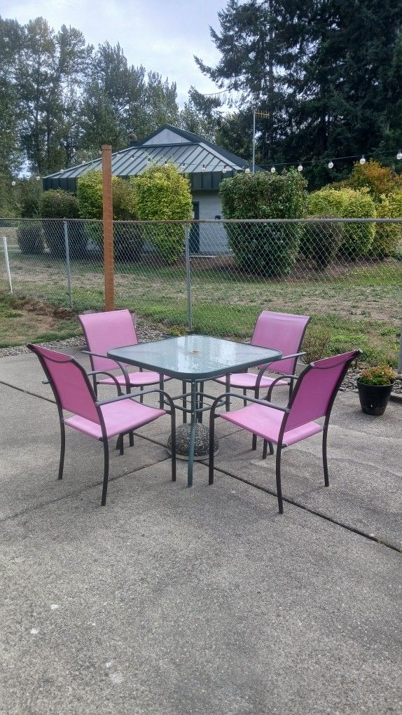 Patio Table and 4 Chairs