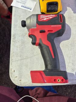 Milwaukee 1/4" Hex impact driver