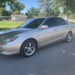 Toyota Camry 