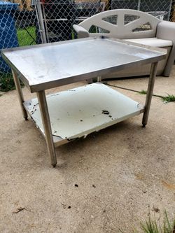 Restaurant kitchen table