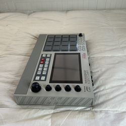 MPC LIVE 2 
