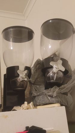 2 Cereal Dispensers