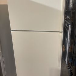 Whirlpool Refrigerator Top Freezer Beige Color 
