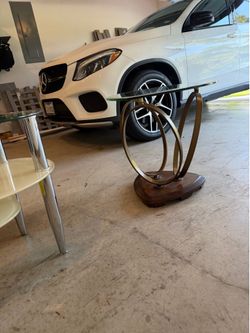 Side tables l round tables l hosting tables