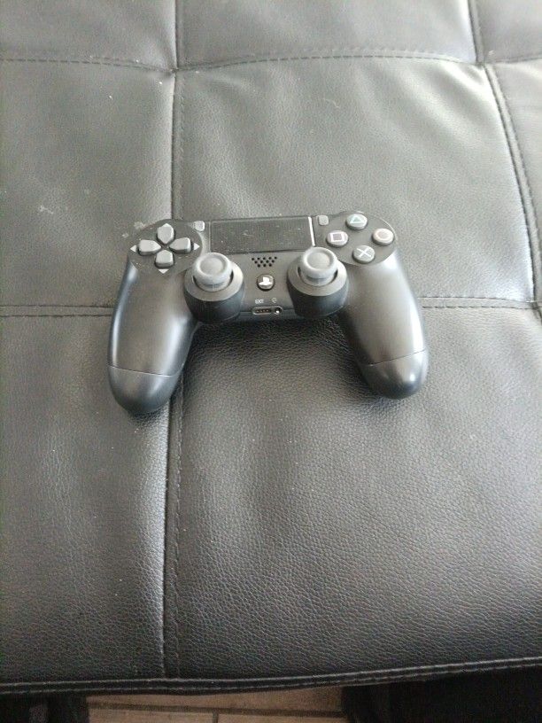 PS4 Controller