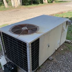 A/C - Furnace Natural Gas Unit      Must Pick Up….very Heavy