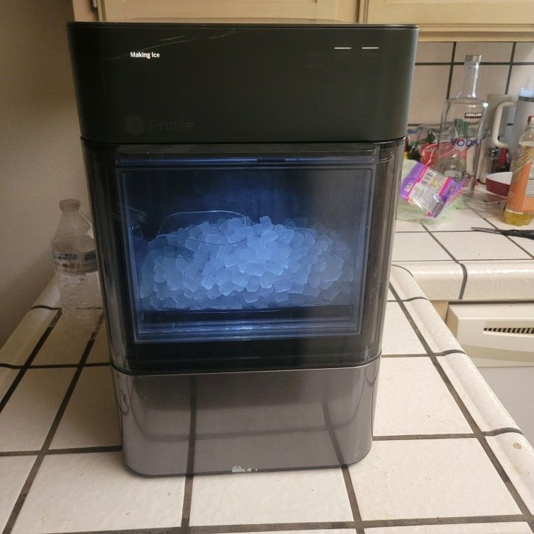 GE High-end Ice machine!