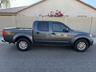 Nissan Frontier Crew Cab Pickup Truck