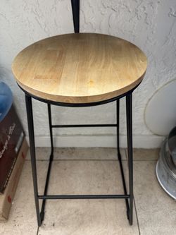 3 BAR STOOLS