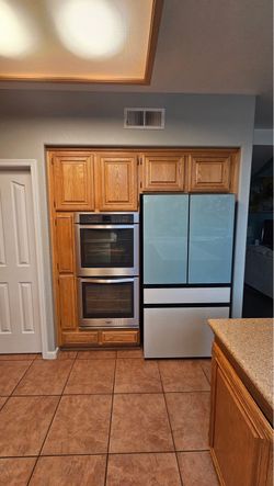 Kitchen Cabinet Refacing and Refinishing.