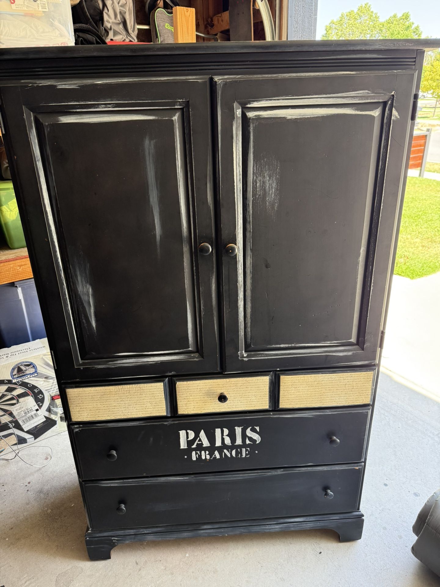 Dresser