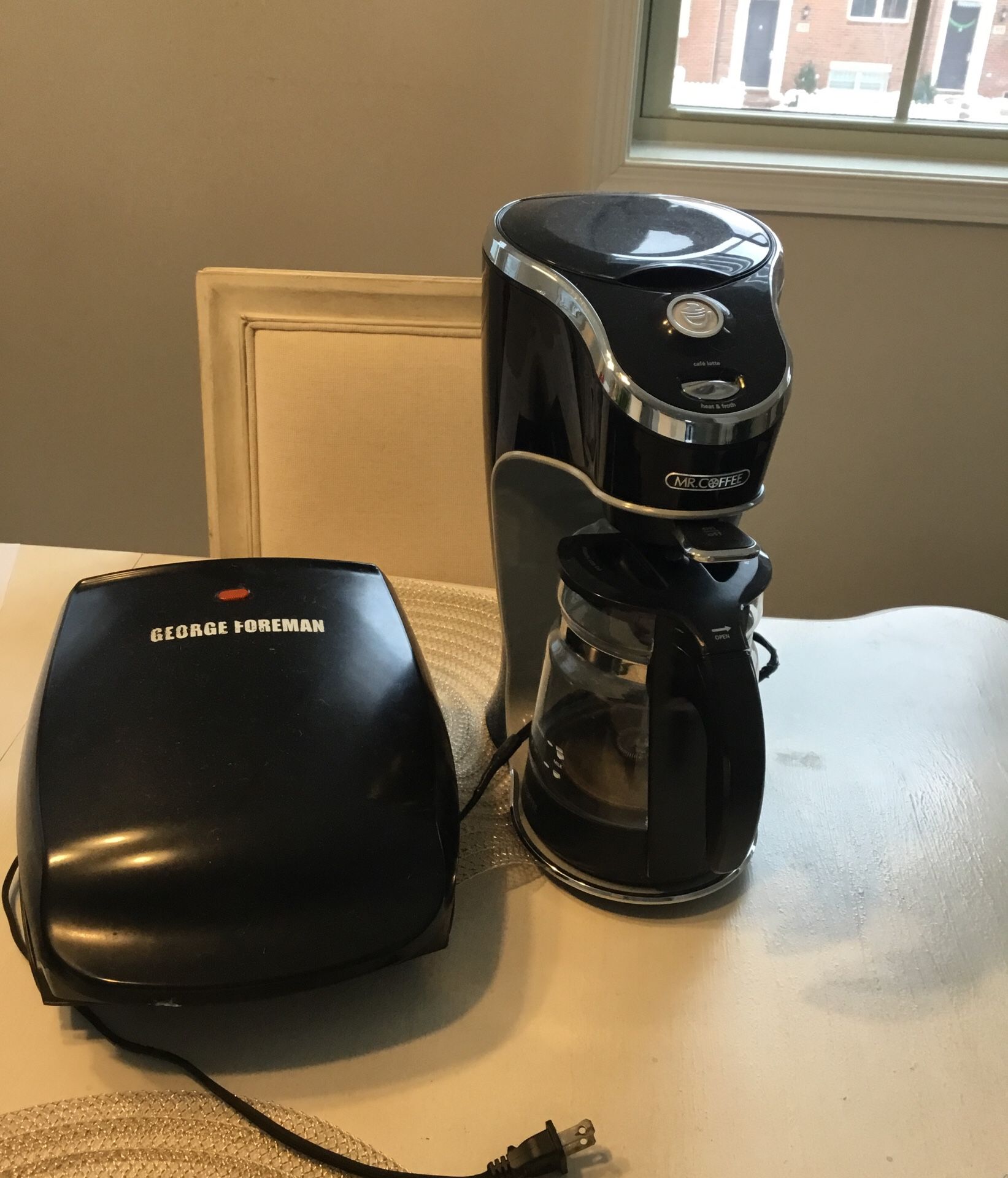 Coffee latte maker and grill in great working condition