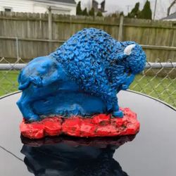 Desktop Bills Buffaloes Statue